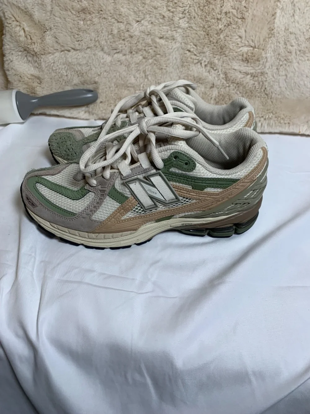 New Balance 1906 Utility M1906NE Linen Dark Olivine sz 8 - like new
